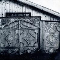 Дом П. И. Золина. Ворота и калитка. Фото Г. П. Вишневского
