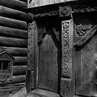 Дом Н. А. Зуева. Калитка и деталь ворот. Фото Г. П. Вишневского